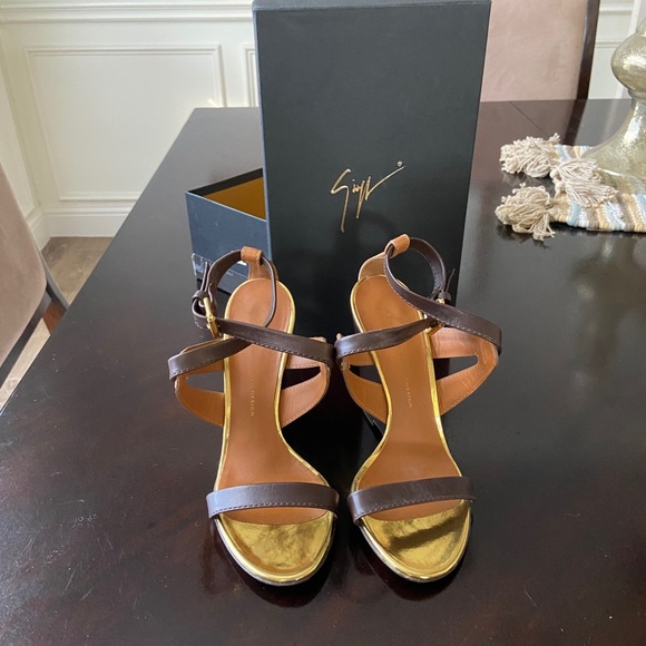 Giuseppe Zanotti Gold Wedge - Picture 4 of 16